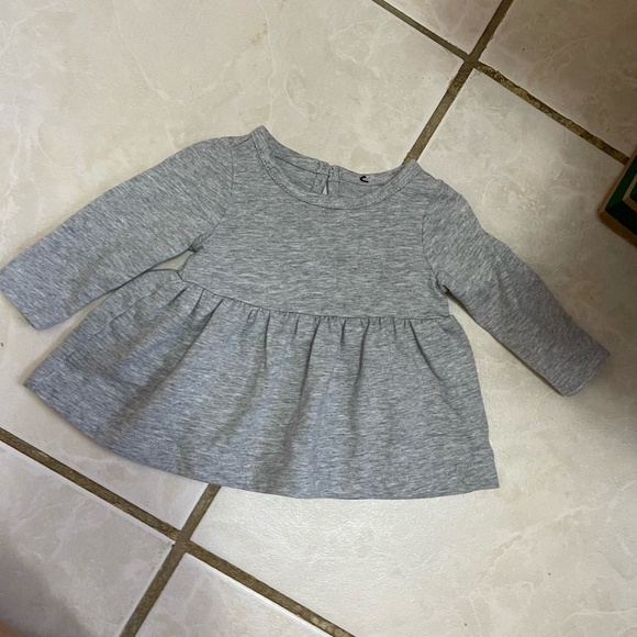 534. Carter's Grey Long Sleeve Dress Size Newborn - Picture 1 of 2